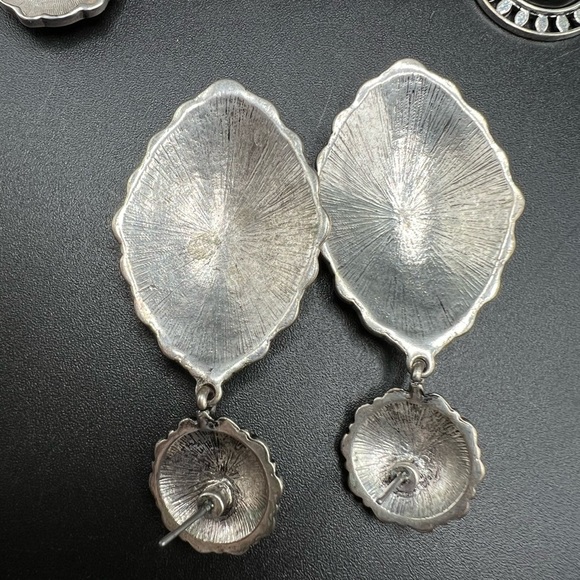 Lot of 4 pair pierced western, southwestern style earrings silver tone - Picture 8 of 16